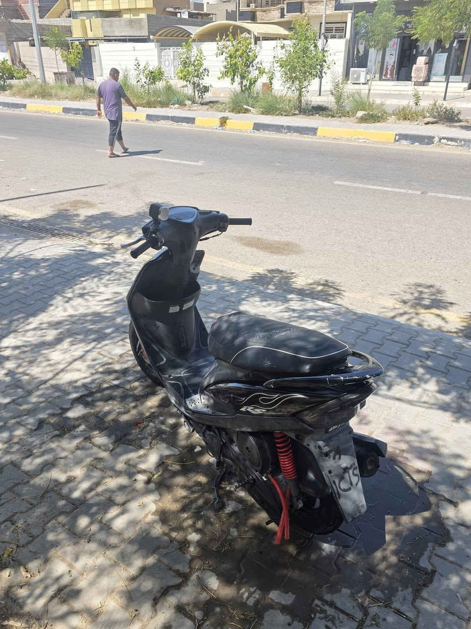 دراجة ماكس عدلة مال رمبة كامله مابيها نقص كلها ختم واحد كفاله عامه من كلشي للبيع او لمراوس سعر ٧٥٠ مكاني ديالى قرب تقاطع قدس ***********
