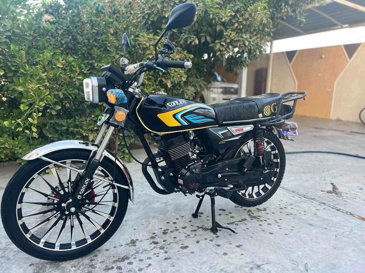 السلام عليكم دراجه لبيع سي بي اف محرك 200 سعر مليون وميه وخمسه وعشرين
‪+964 787 709 1997‬
