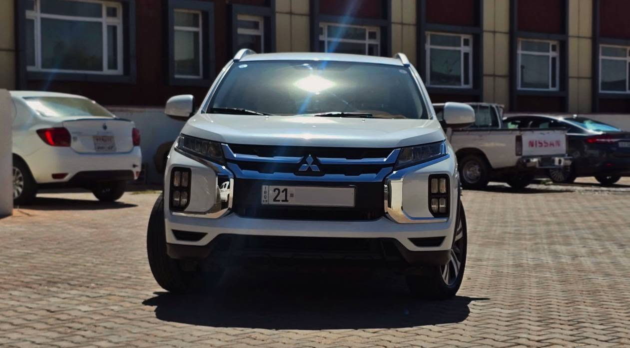 بسم الله الرحمن و الرحيم
*Mitsubishi ASX 2022
*39,000km ڕۆشتووە
* مەکینە 2.0L Mivec
*4 بستۆن
*گێر CVT Automatic
* 2WD
* سلاید
*بەسمە
* شاشە لەمس
* ڕەنگ سپی
* چوار جام کارەبا 
* مواسەفاتی ستاندارد

نرخ: 162 معامەلەی برایەنە
***********
تێبینی/ سەیارەکە هیچ پارچەیەکی نەگۆڕاوە، 
وە گێڕ و مەکینەی مەزبووت سەیارەیەکی هەتا بڵێی بێ سەر ئێشەیە و ڕۆنی ئەسڵی تێکراوە، 
بەنزینی محەسەنی زۆر باشی تێکراوە هەمووکات، سەیارەکە بە سفری شەریکە دەرمانهێناوە بە ناوی خۆمانەوەیە، تەنها پشتەوەی تەعدیلێکی بۆ کراوە و چاکراوەتەوە.

لەگەڵ ڕێزدا... السليمانية, العراق
