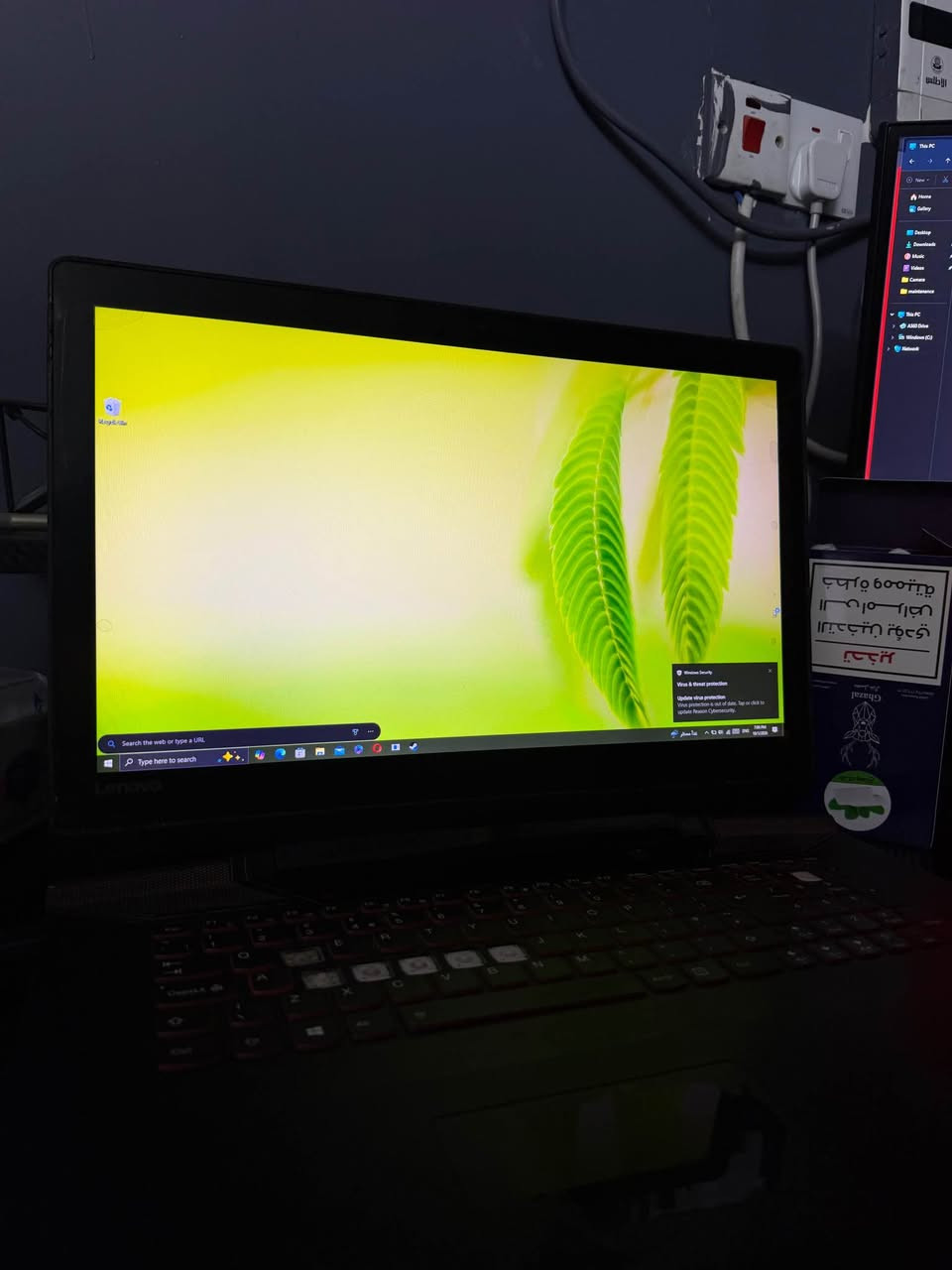 💻 لابتوب جيمنج للبيع
 * المواصفات:
   * المعالج: i7-6700HQ
   * الرام: 16GB
   * كارت الشاشة: GTX 960M 4GB
   * التخزين: SSD 1TB
   * وياها الشاحنة الأصلية.
 * الملاحظات:
   * الكيبورد عطلان (تشتغل بكيبورد خارجي).
   * البطارية عطلانة (تشتغل مباشر على الشاحن).
 * السعر: 250 ألف دينار
 * المكان: بغداد / الشعب بغداد, العراق
