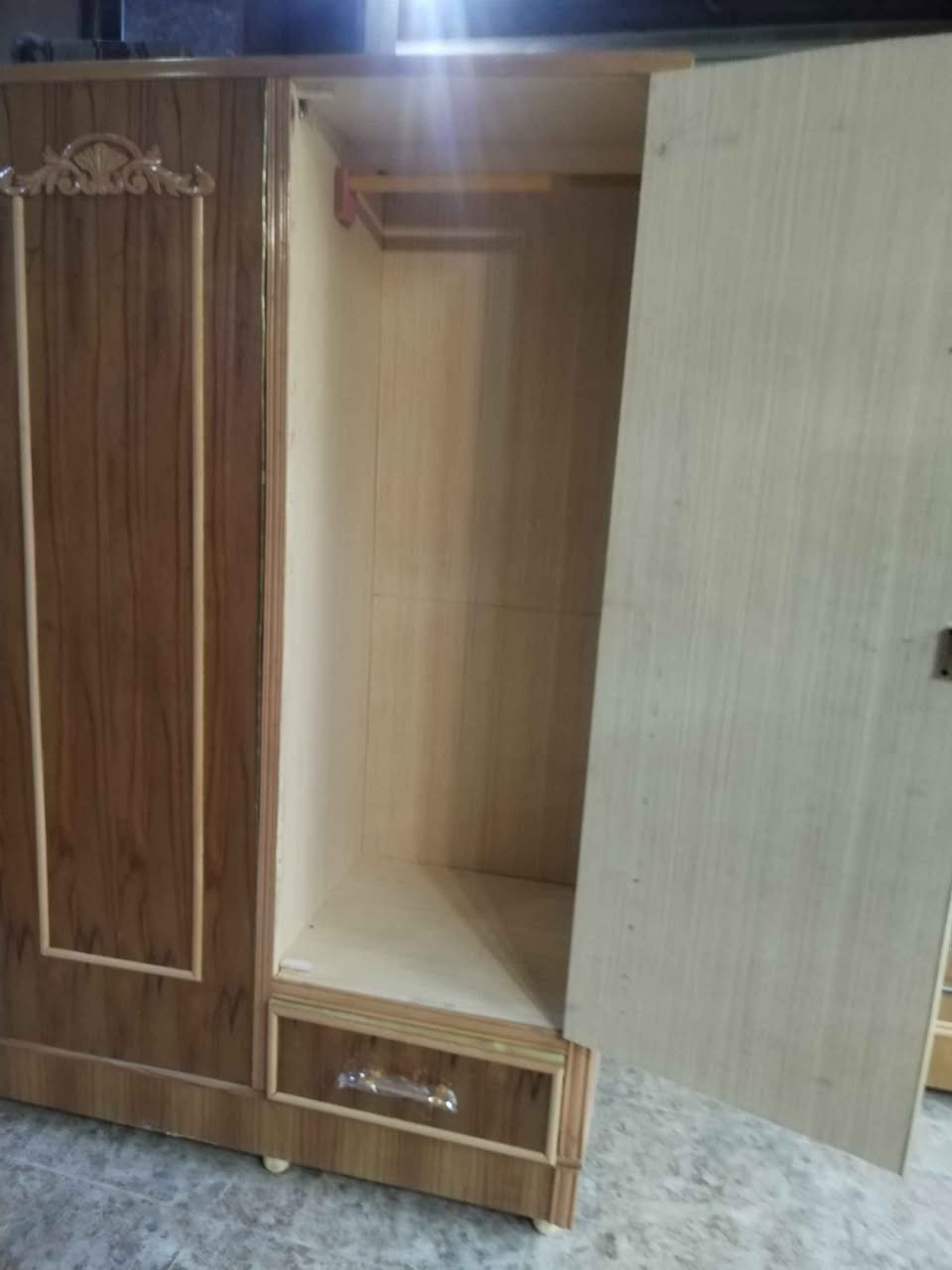 كنتور ٤باب شغل موصل استندر فصال ٣٧٥ الف *********** موصل مصارف بفرع مكوى اسطنبول مجاور أسواق الحسن موصل, نينوى
