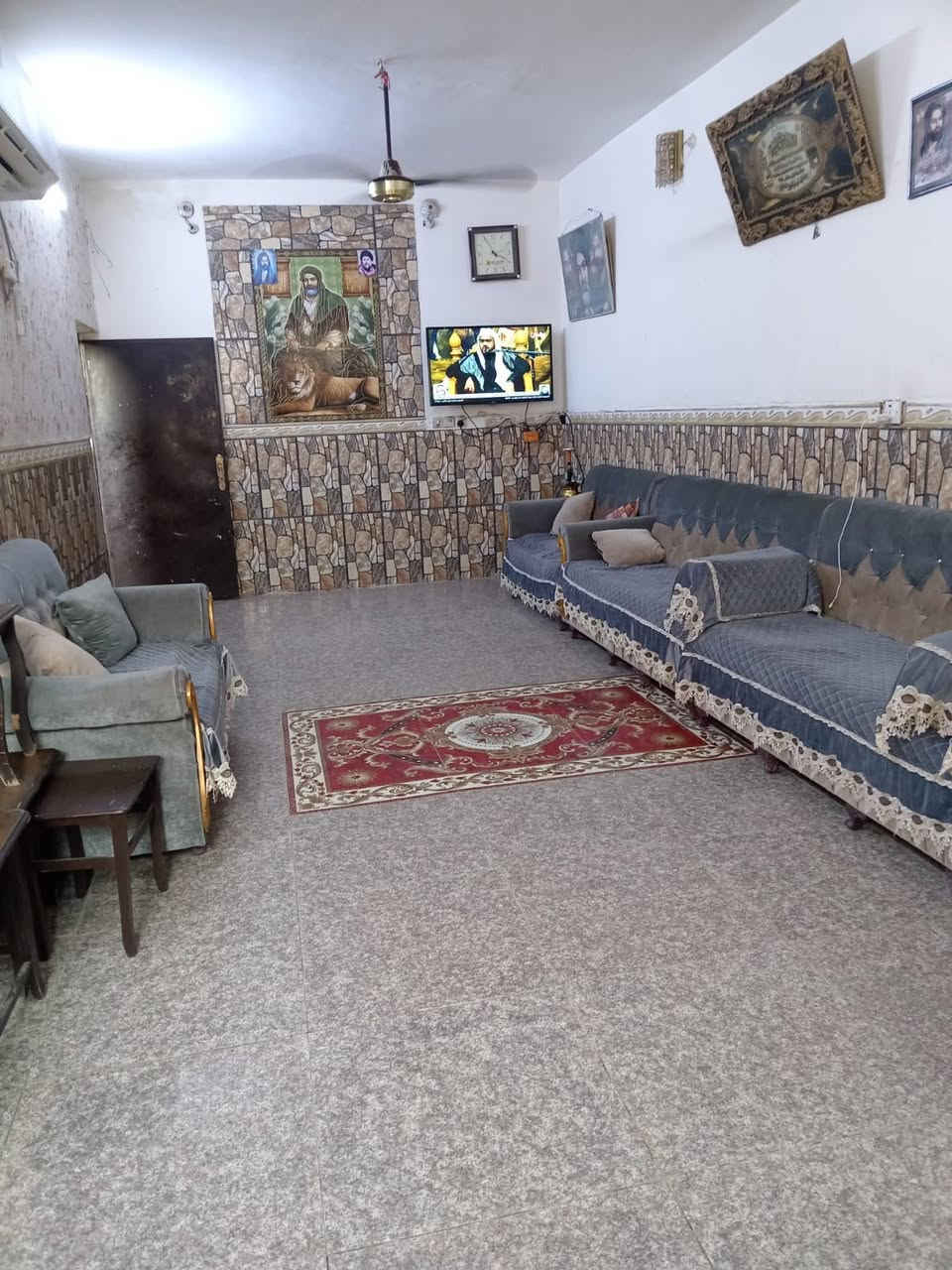 بيت البيع الحسينيه شارع الشركه
بيت 💯متر
بيت بسمي طابو ملك صرف 
ستفسار تصال على رقم
***********
