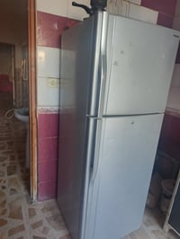 ثلاجة • كبيرة • تخبل