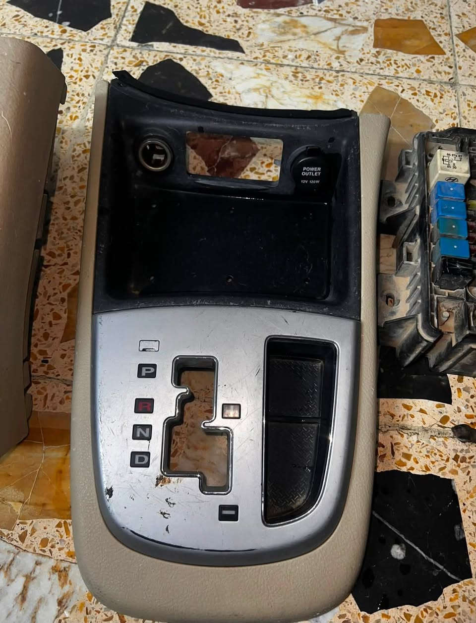 غراض سنتافيا نضيفات 100‎%‎ قاعده فيوزات الرئيسيه خليجي وليس امريكي السعر 300 وبيهن مجال العنوان بغداد البلديات للتواصل خاص او واتساب ***********
