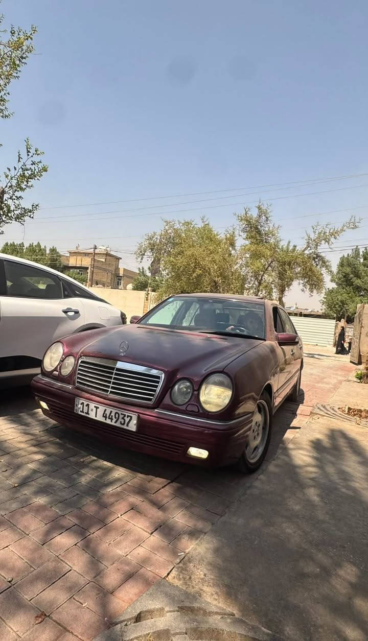 سلام عليكم
مارسدس ام عيون 1996 
كير مكينه كفاله 
صدر امامي خلفي كفاله 
تخم تاير وويل AMG جديد 
منظومه زينون 
سياره تعمير جديد كلها لوك 
السعر 95 وبيها مجال 
للبيع او الامراوس مكاني الدوره 

***********
