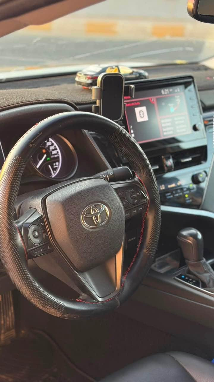 ‏TOYOTA CAMRYSE
كامري فئة SE  بلاص 
موديل / 2023 
هايبرد
رقم / بغداد
ماشية / 77000 km
(حادث / بنيد وربع جاملغ)
مواصفات 
فتحت سقف
ويل كب
بصمه تشغيل عن بعد
كشنات تدفئه
_كشنات جلد 
_كشنات كهرب 
_رادار امامي 
_شفتات ستيرن  
_ثلاث وضعيات قيادة
_مثبت مسار 
_ حساس خلفي + كامره دواره
وباقي مواصفات SE المعروفه
كير ومكينة مكفولات 
السيارة مكانها / بغداد  / سليمانية
*********** بغداد, العراق
