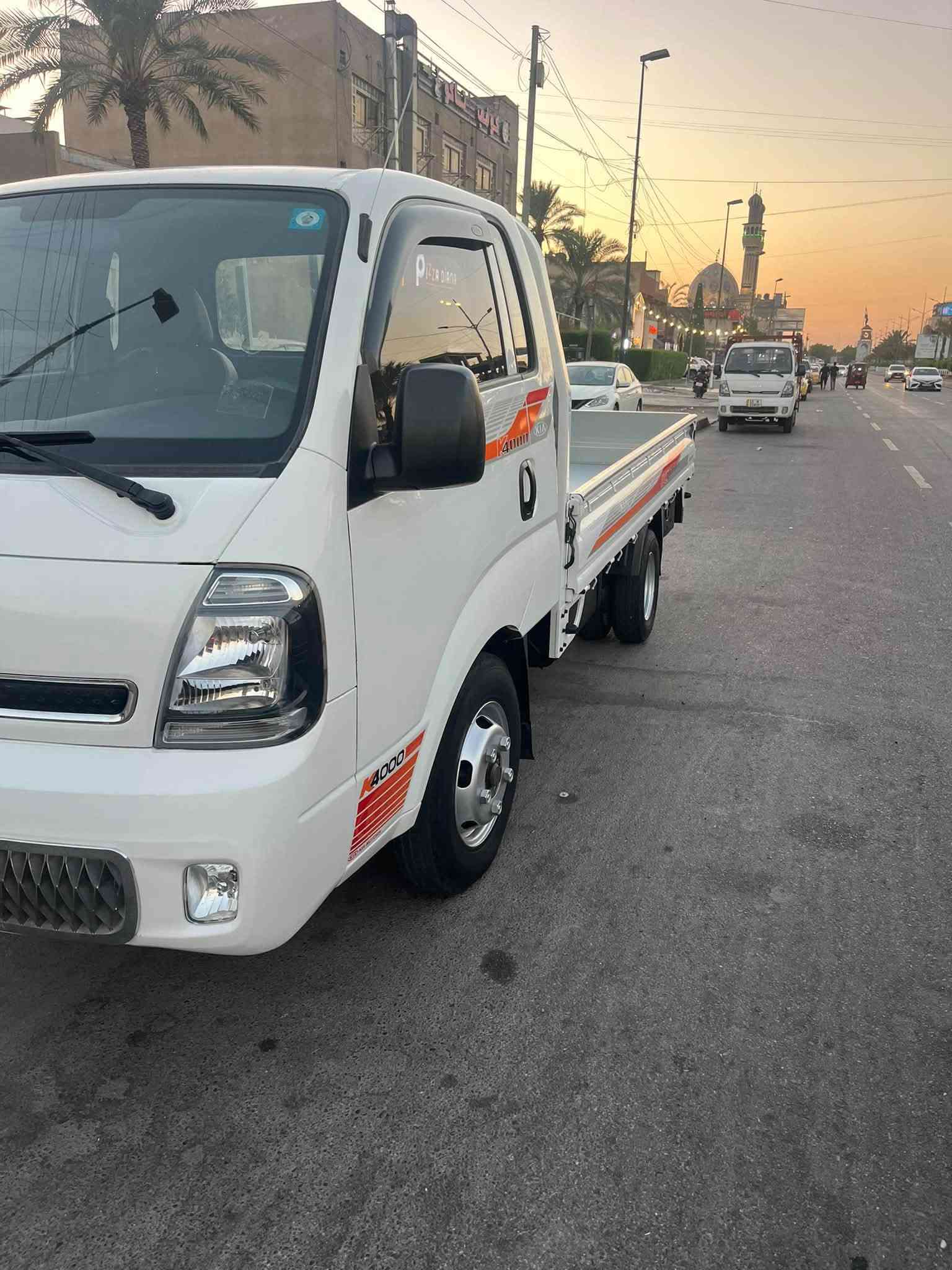 كيا فحل موديل 18 مكينه 4000 لاصرف ولا بخار   مكفول من ضربه   بيها رشه صبغ يم جامه بل ضهر رقمها صدرج حداديه كلها حلوه طهم تايرجديد تاير 14 محور رقمها بغداد مشروع وطني شرط تحويل  السعر 137 بيها مجال عنوان بغداد جميله ***********
