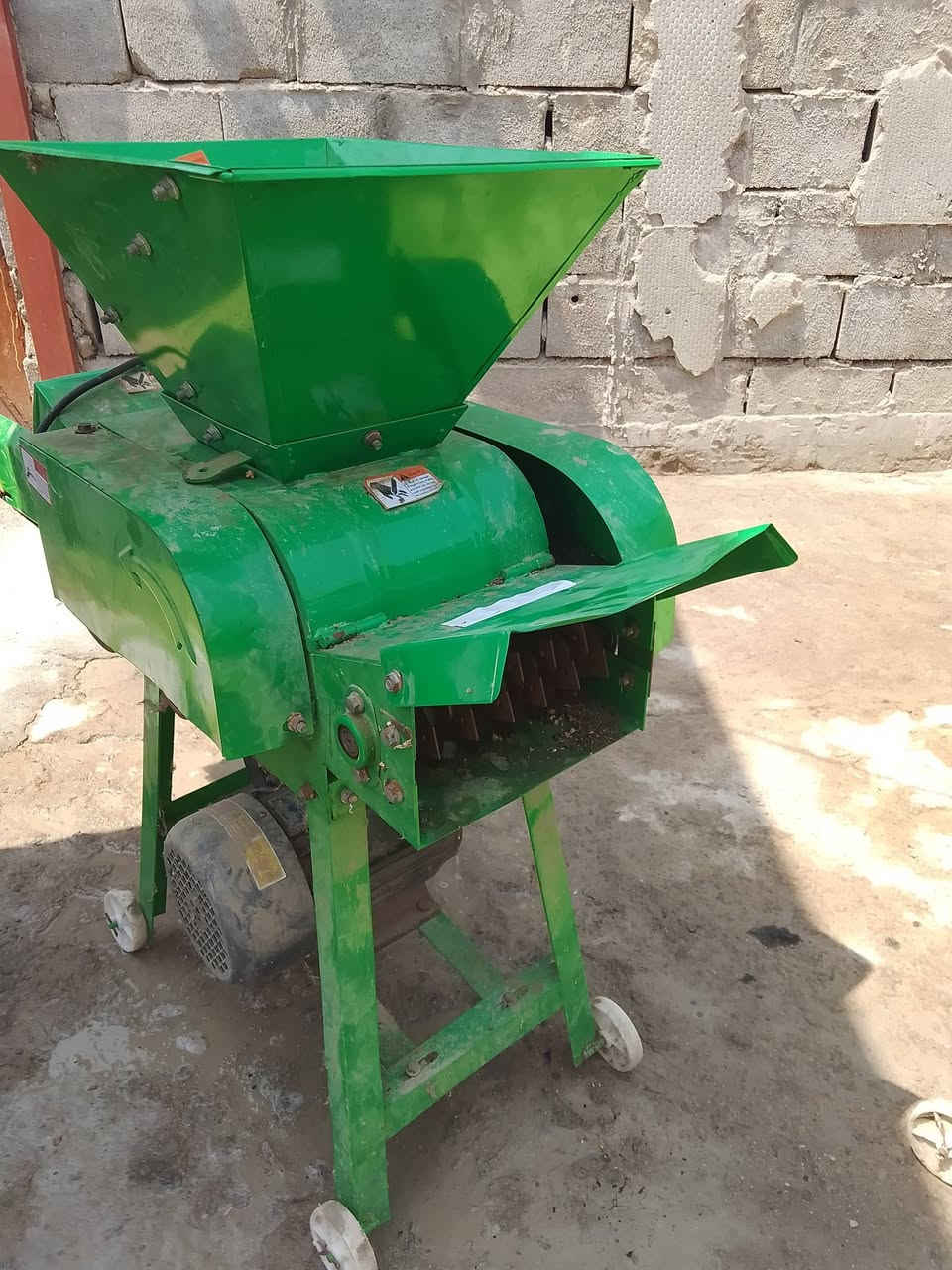 جاروشه لبيع جديد مامشتقله عنوان بصره سعر خاص ***********
