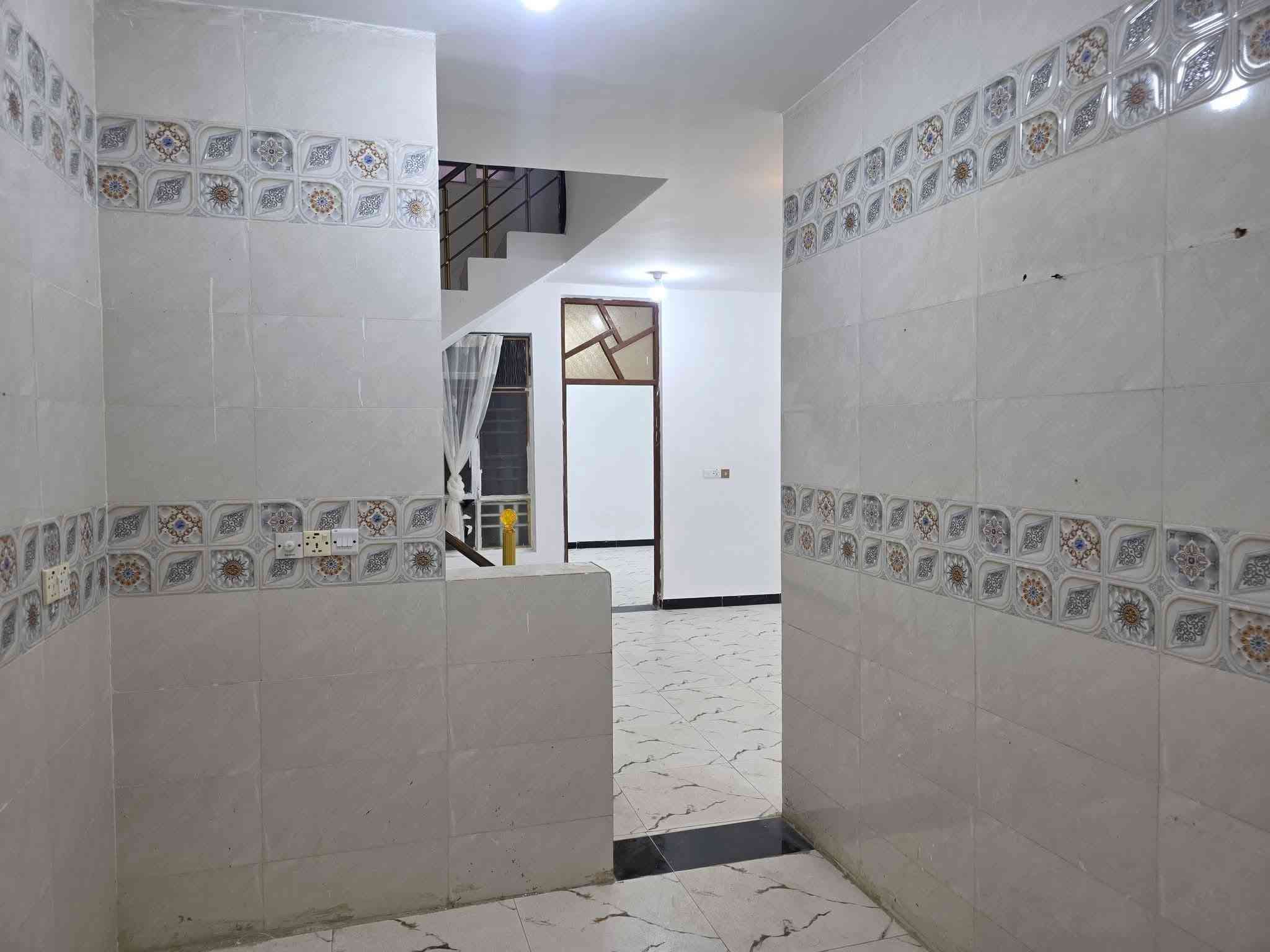 بيت للبيع مساحه ١٠٥م مربع كوت حي الحكيم قرب الكورنيش يبعد عن الكورنيش ١٠٠م تفاصيل البيت طابو سند ٢٥ مرقم من قبل البلديه البناء طابوق يحتوي على غرفة وصالة ومطبخ واستقبال السعر ٤٢ وقابل للتفاوض للاستفسار الاتصال ع الرقم ***********
