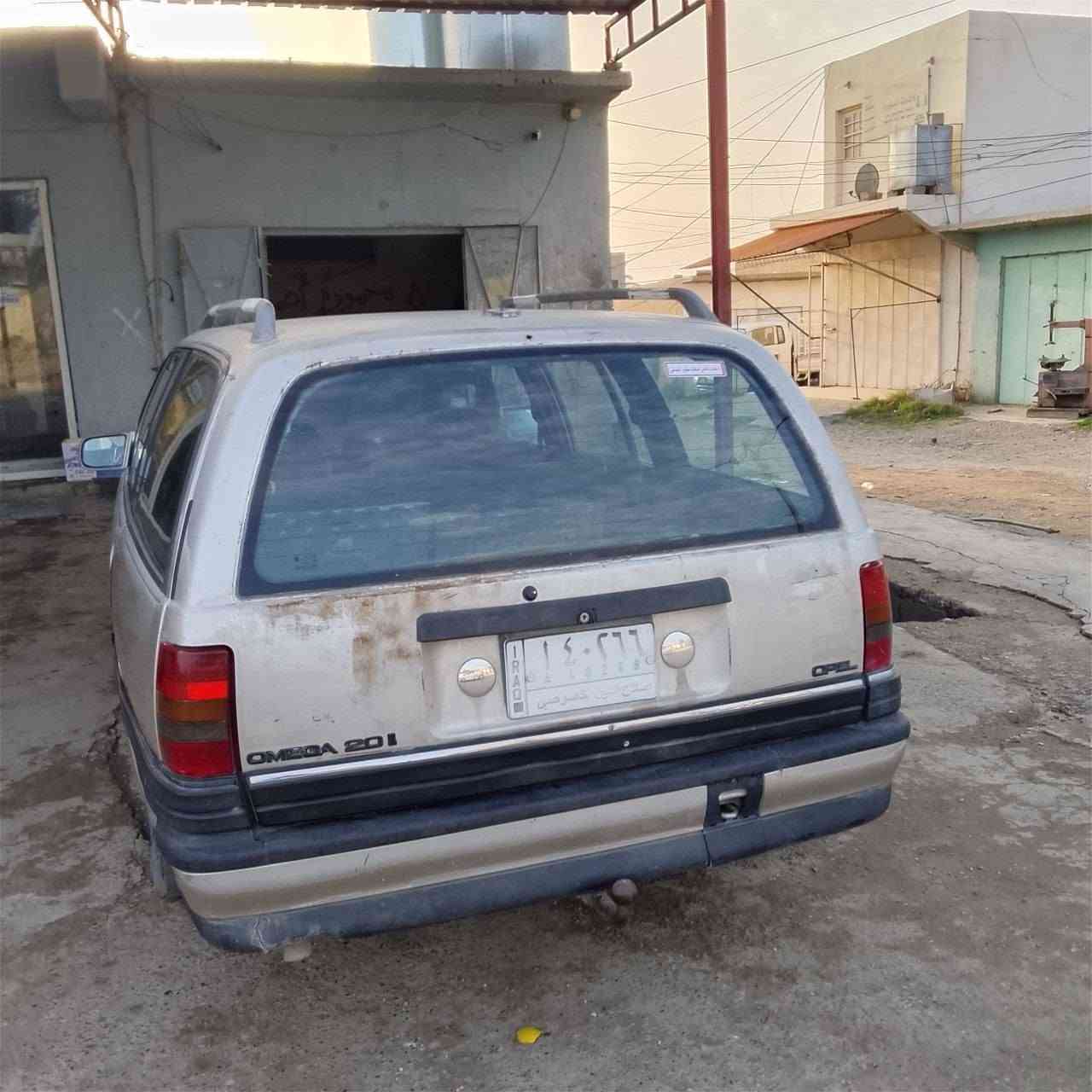 السلام عليكم 
اوبل اوميكا استيشن للبيع 
1992 مشروع وطني تحويل ثاني يوم 
راعيها موجود 
كير ومحرك 20 شرط بيها نواقص 
سنويه 28 
*********** السعر 16
