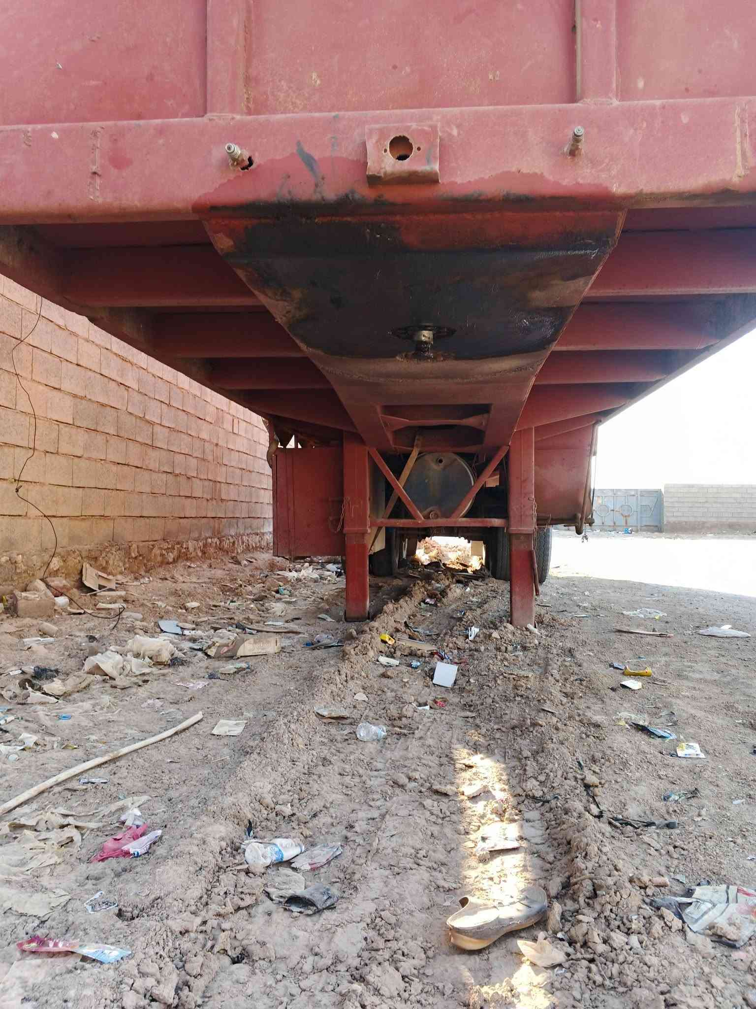 البيع عربانه طول ١٢ متر شاصي ألماني مجموعه براد 16 دناكير 16 بدون تاير أو ويل المكان الرمادي 5كيلو الاستفسار على الرقم ***********
