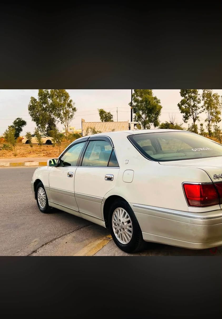 سەرەتا بەناوی خوای گەورە
مەلیکە 2002 
ناو زارد 
دو دگمەی پەردە
مەکینە دیفۆڕ بچوک
تەبرید مەزبوت 
دوای کریستاڵ
بێ دەعمو لێدراوە
شانەکانی کەمێ کاڵ بونەوەی هەیە
دوکەڵ هەڵمو بوخار بەشەرت
چوار تایەو ویلی تازە لە ژێرە
سه ياره كه هي ماله
دينار مه سروفي نيه
سعري ٣٥گه لامه جالي كه م
***********
***********

