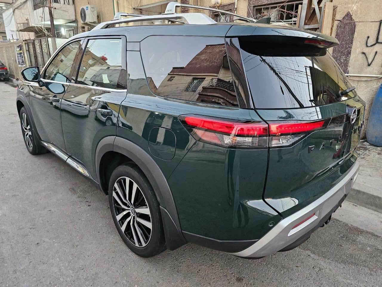 السلام عليكم
للبيع
NISSAN PATHFINDER PLATINUM 4WD  
 
من اعلى المواصفات بلاتينيوم 

اللون:  اخضر زيتوني مميز 
الموديل : 2024
نوع المحرك : 6 سلندر (3.5L)
السعر:275

عداد المسافه:34 الف مايل 

الضرر: تبديل ابواب جهة السائق نفس اللون السياره بدون صبغ صور الحادث مرفقه
المواصفات: PLATINUM
السياره مرقمه بغداد كتاب شهداء رقم مميز 70800

فتحة بانوراما
داتا شو
كيج الكتروني
خمس كاميرات (360)
بصمه تشغيل
بصمة اربع ابواب
تشغيل عن بعد 
كشنات امامي تبريد
كشنات تدفئة 
ستيرن تدفئة 
كشنات كهرباء
رادار امامي
رادارات جانبيه
رادار خلفي
حساس خلفي
شاشه كبيرة
مانع انزلاق
كروز سرعه
هاند بريك بصمه
اوتو هولد
نظام ايكو نورمال سبورت
صندوق كهرباء
7 راكب
وبقية مواصفات PLATINUM المعروفة 

العنوان :
بغداد حي القاهره  ‏‎

‏‎للاتصال والاستفسار :
***********
