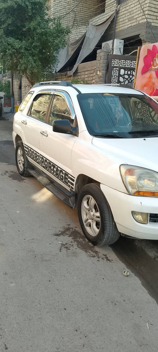 السلام عليكم كيا سبورتج موديل 2008 أمريكي V6 (2700) فور ويل حادث جاملغ خلفي الأيمن بجم كبس الشركه ليبل واحد 
بيه بدايه خيط تبخير
 مراوس أو بيع 
متواجد رقم و واتساب
 ***********
