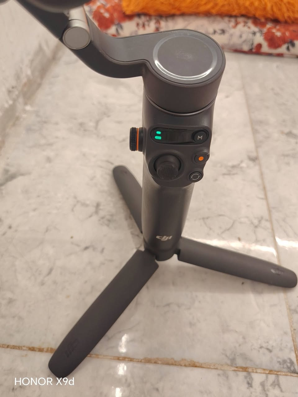 السلام عليكم
مانع اهتزاز OSMO MOBILE 6
مستخدم شي قليل جداً 
السعر ١٠٠ الف 
متوفر توصيل
العنوان بغداد الحسينية الراشدية
للاستفسار ***********
