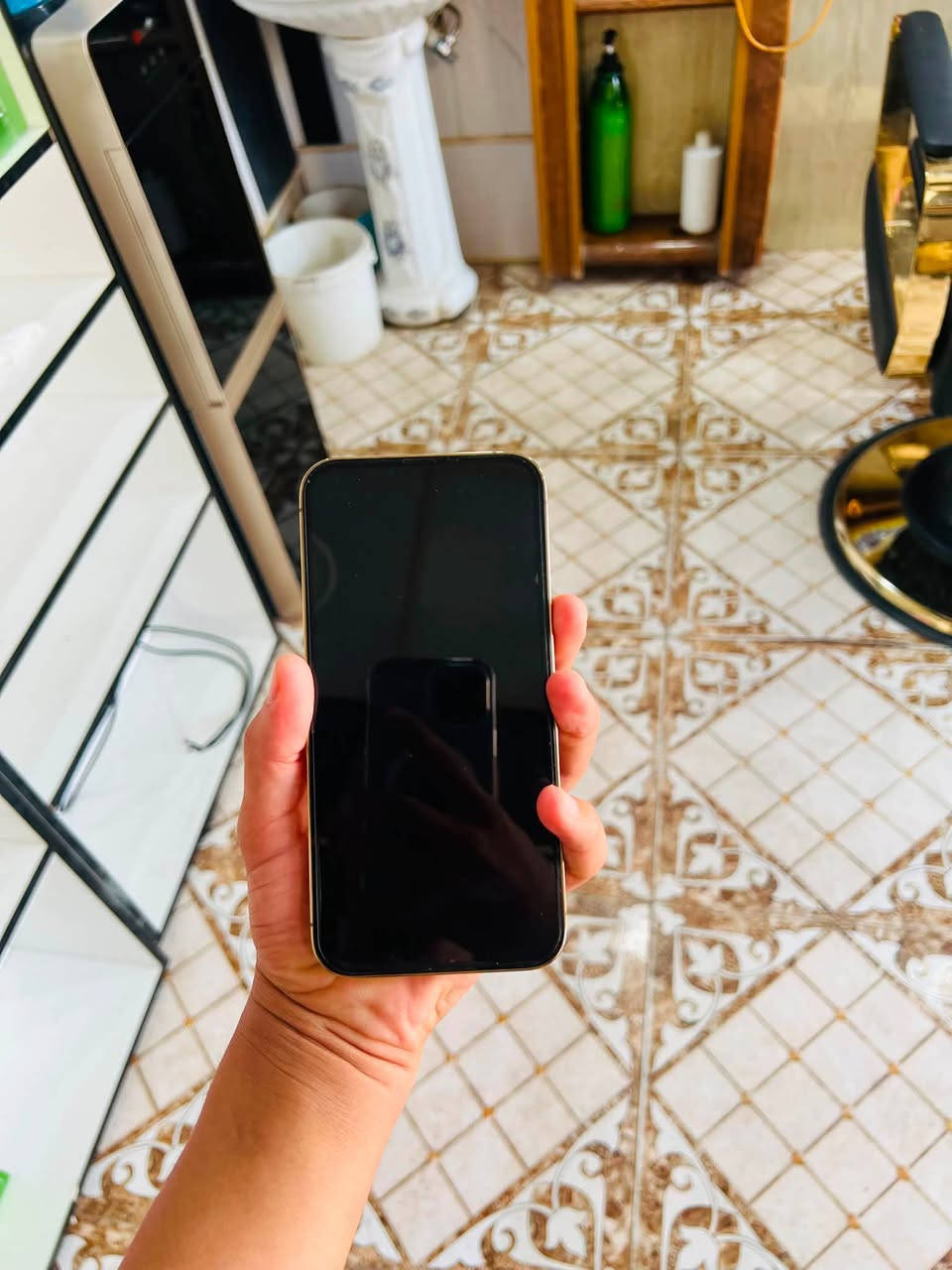 السلام عليكم.
أيفون 13برو ماكس 
جهاز مال جناي. 
شرط ما مفتوح 
بطاريه 90شرط لا مرفوع 
عدد 480شحنه
السعر 780وبي مجال
***********
