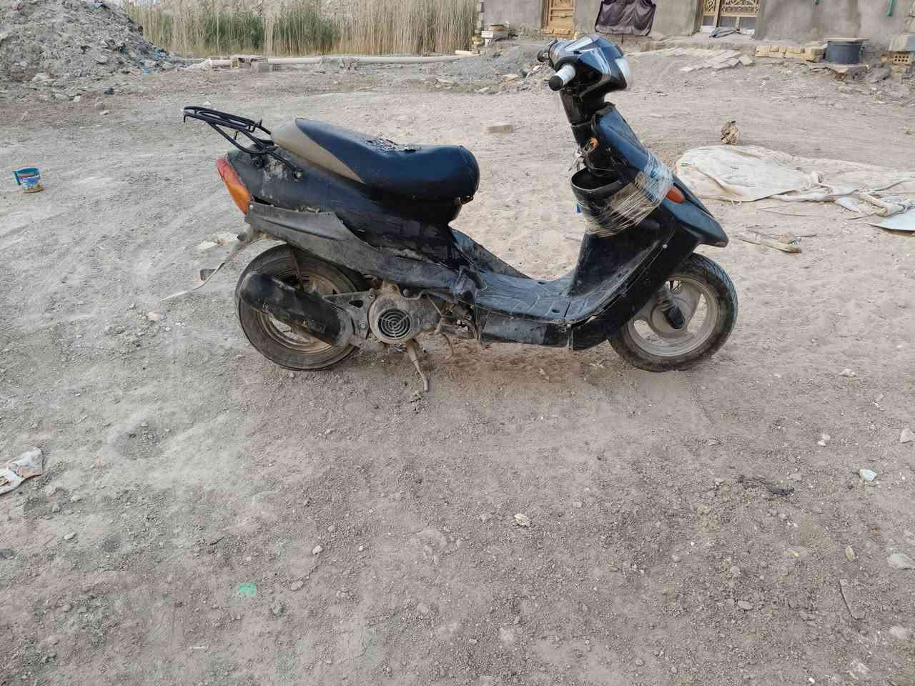 دراجه للبيع تشتغل انزله من استانه تطفه اجيبلك 100وستوته تاخذه كوم حديد الف ماطيح ***********مكاني ناصريه موحيه يم سيد ذهب
