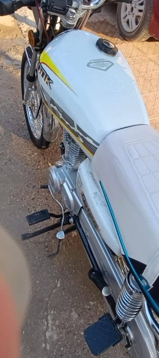 دراجه مديل 25 مامفتوحه نضيفه اوراق سكنر ماداخله تصليح ماناقصه برغي مبدله دهن لحد لاان 3 مرات كله شغال لكهربائيات لدشبول لشاير كلشي.
***********
***********
٦٥٠ بي مجال لجيه
مكان بابل مركز
