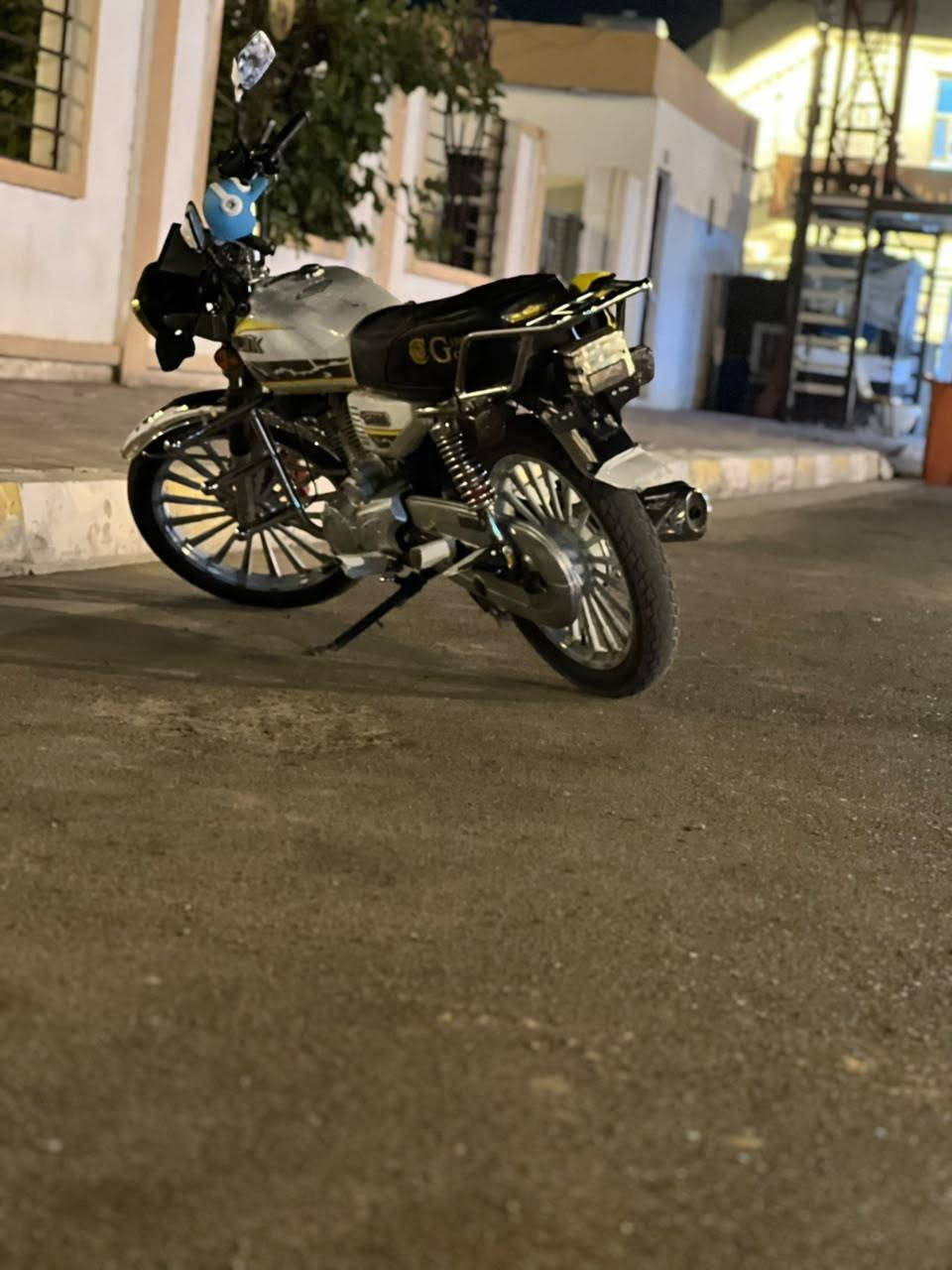 موديل ٢٥ • ٢٠٠ • اوراق