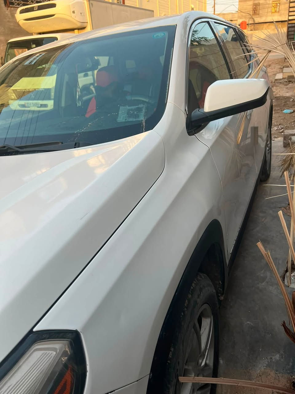 🚗 للبيع: جمس تيران (GMC Terrain) موديل 2018 🚗
المواصفات:
 المواصفات: وارد أمريكي.
 المحرك: 2.0L Turbo (تيربو).
 اللون الخارجي: أبيض ملكي.
 اللون الداخلي: مزيج أنيق (أسود ورصاصي).
 تفاصيل الحادث: دعامية + بنيد + جاملغ أيمن.
المعايير العامة:
 السيارة بمحرك وتيربو وحالة فنية جاهزة للاستخدام.
 مقصورة داخلية نظيفة وممتازة.
📌 الموقع والمعاينة: [البصرة/ التنومه]
💰 السعر المطلوب: [150$: قابل للتفاوض بعد المعاينة]
📞 للتواصل والاتصال: [***********] / [أو تواصل عبر الرسائل الخاص]
