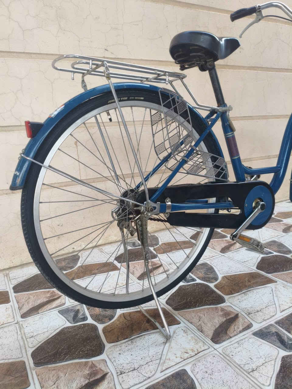 🚲 بايسكل ياباني🇯🇵 الحجم26
✅ جاهز للاستخدام
✅ جوب + تاير خلفي جديد
✅ بريك أمامي وخلفي
✅ سرج جاهز
✅ ستاند خلفي 
✅صينية زنجيل 

🔴استخدام قليل جداً جداً 

💰 السعر: 95 ألف وبي مجال للشراي
📍 العنوان: منطقة الحساوية
📞 للاستفسار: ***********
