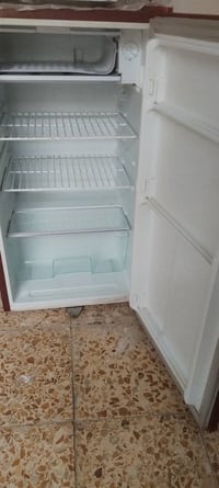 ثلاجة • للبيع
