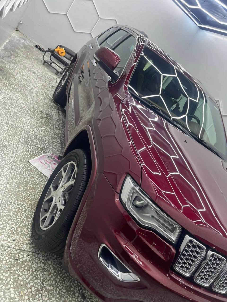 جيب (خليجي) موديل 2020 آوفر لاند مكفولة كفالة عامة السيارة  فول  مواصفات جكات فورويل بارنوما هوك امامي خلفي
محرك ٦ سلندر ٣٦٠٠ مكفول دفع رباعي 4.4
بصمه + تشغيل عن بعد كروز تثبيت سرعه
صندوق كهرباء
بنوراما
جكات تصعد وتنزل
ماوس وضعيات قيادة
داخل قرميدي اصلي
ستيرن كهرباء + تدفئه
كشنات جلد تدفئه وتبريد
خزن وضعيه كشنات ميموري
شاشة كبيرة
دمام خلفي
كامرة دوارة ٣٦٠ درجة
حساسات امامي خلفي
لد امامي خلفي
لايت زنون عالي ناصي
اضاءه ترحيب
دشبول خياط طبيعي
اوتو ستارت
حساس امامي وخلفي
رادار جانبي وخلفي 
مري شفط + اشاير بلمري مع القفل وعاكس ضوء + هيترات مري+نقاط عمياء
اضاءه ترحيب
وبعد هواي مواصفات. 
مكان السياره حي العدل
السعر 290 ورقه وبيهة مجال للشراي  
***********
