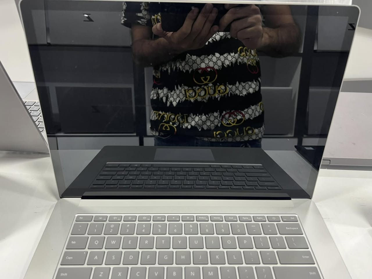 سرفيس لابتوب 4 • i7 جيل 11 • رام 16GB