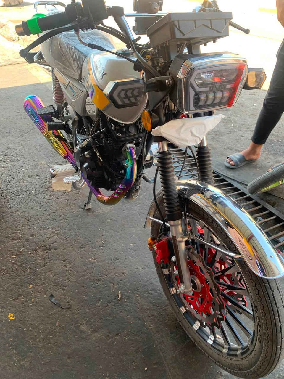 سلام عليكم دراجه للبيع سيفان محرك 250cc زيرو *********** سعر خاص مكان ديالى كنعان
