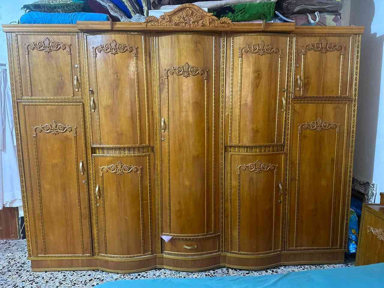 السلام عليكم
غرفه نوم صاج عراقيه 

5ابواب 

مكاني بغداد الزعفرانيه 

*********** 

***********
