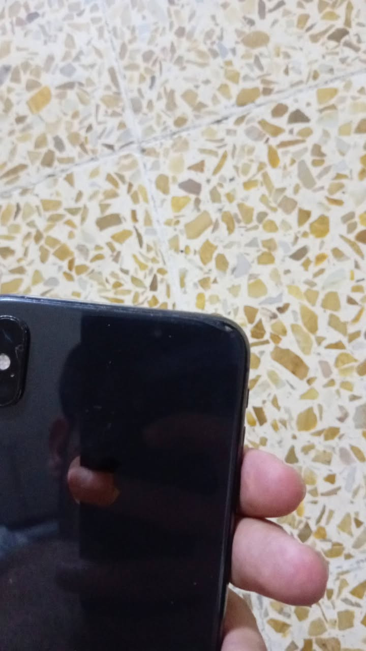 من رخصة الادمن
ايفون اكس ماكس
نورمال بطاريه 75
256 تك 
فيس ايدي واگف يحتاج برمجه
والطخه بالضهر من فوگ مامثر
مكاني موصل جانب الايمن 
سعر 200
*********** واتساب
