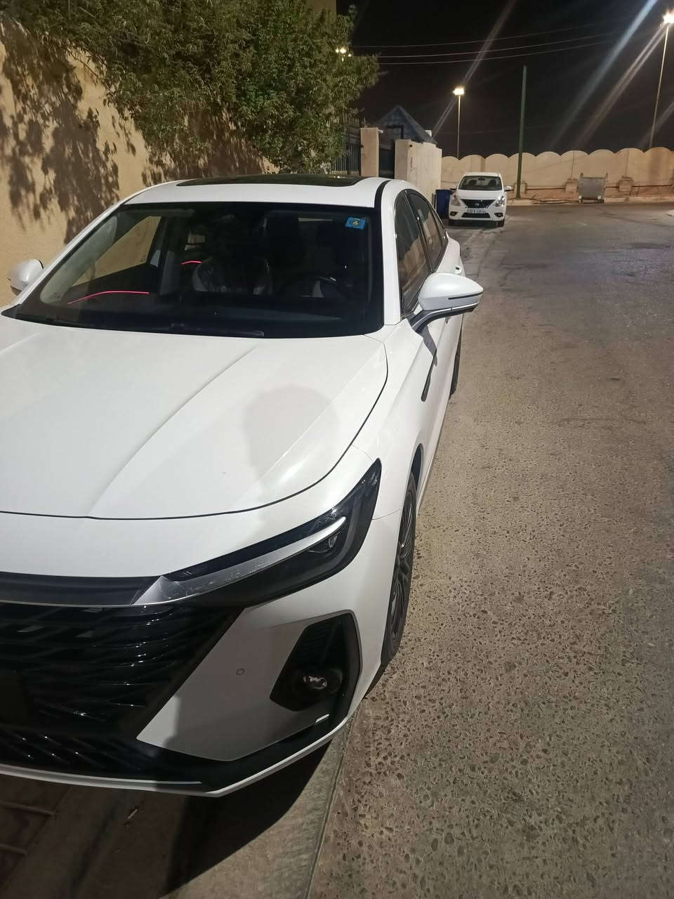 ااريزو 8 كفاله عامه ماشيه 10,000تالاف زيرو السياره لون ابيض فول موصفات 1600تيربو سعر 185 
رقمي ***********
