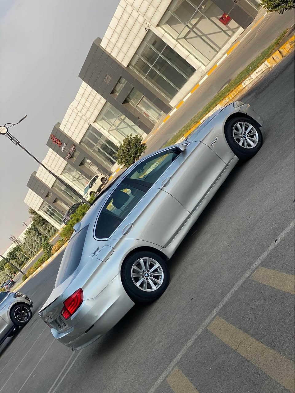 BMW 🩶
F10 
2012 
V6 
530 

سعری ( ٦٧ ) گەڵا 
براوەی دووبەی 
کۆدی بۆ کراوە

فول فول مواسەفات
بەسمە
کوشن سارد و گەرم
کوشن جلد و کارەبا
حاسە کامێرا
سلایت
گێر عادی و تۆماتیک

لۆک لۆکە سەیارەکە دەعم و لێدرانی نیە
گێر و مەکینەو کارەبای بە شەرت
مەکنەی ٥٣٠ نۆزل کورت 

سعری ٦٧ گەلا

لە سلێمانیم

*********** السليمانية, العراق
