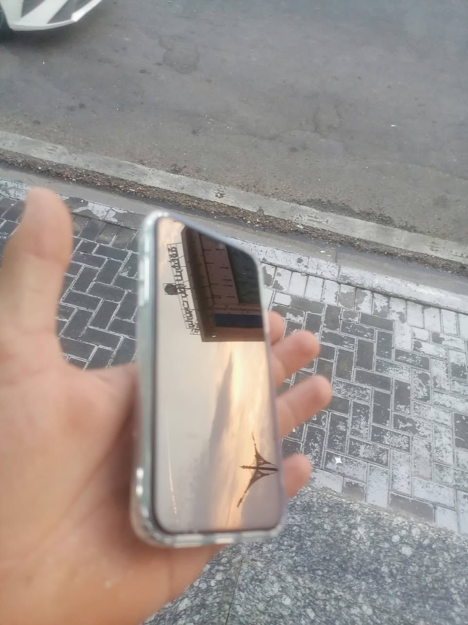 ايفون ١١ • شاشه مبدله • فيس متوقف