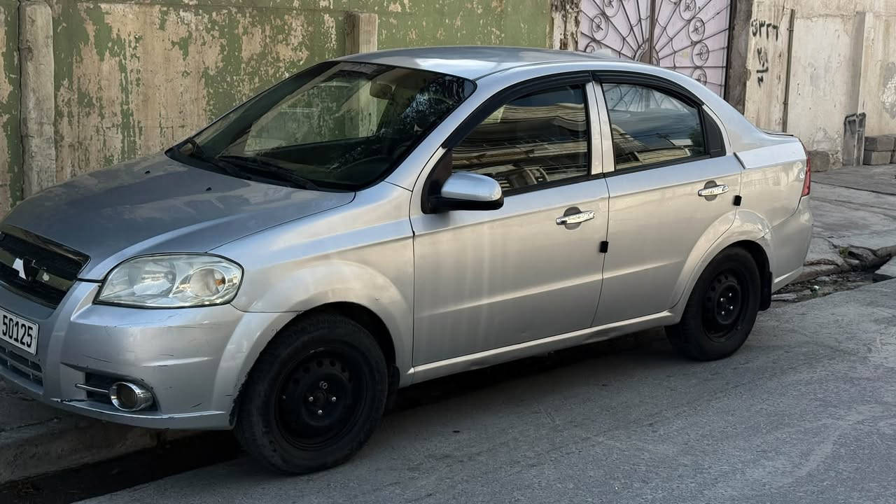 السلام عليكم للبيع
افيو موديل 2007 
مكينه كير شرط 
تبريد شغال 
تايات جدد 
باتري جديد 
طخم نضيف 
صبغ السقف بدون تكم وجاملغات الكدام 
كابون بانزين 
السعر 57 وبيها مجال 
المكان الموصل حي الميثاق 
***********
