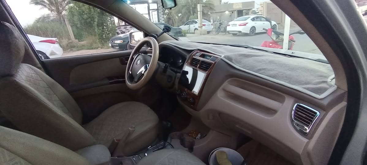 السلام عليكم
عندي سبورتج 9 خليجي داخل عسلي رقم بغداد أنگليزي بأسمي مكفولة من كل شي عدا صبغ جاملغ الخلفي والباقي شرط تبريد شرط ثلج  ال س ع ر 110 مكاني بغداد
***********
