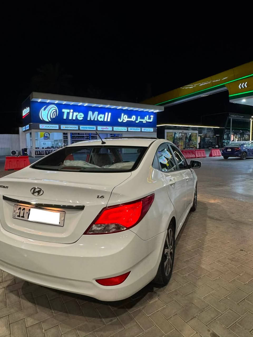 هونداي اكسنت 2016 بغداد
رقم انكليزي و هزه جديده بـ اسمي شرط التحويل 
خليجي بلو/ فول مواصفات 
ماشية 42 الف كم حقيقي شرط الفحص وين ميعجبك
سبير و عدة الصندوق ممستخدمات بحالة الوكالة 
✅✅✅
المواصفات 
فتحه سلايت
4 دسك 
جكمجه وسطية 
تحكم ستيرن جهتين
شاشة+ كاميرا
5 ويل كب
لد نهاري + لايت عدسه 
السيارة بيها طختين صغار على كد شبر او اقل  بالباب خلف السائق و مرشوشات صبغ فقط ع كدهن و عندي صور الطخات قبل الصبغ جدا بسيطات 
⛔️ا💵 السعر 110 💵⛔️وبيها مجال بسيط للشراي تجي تشوف السيارة وتدلل ماقطع سعر بالتلفون
⛔️مكان السيارة بغداد الكرخ
⛔️ للاستفسار ***********
