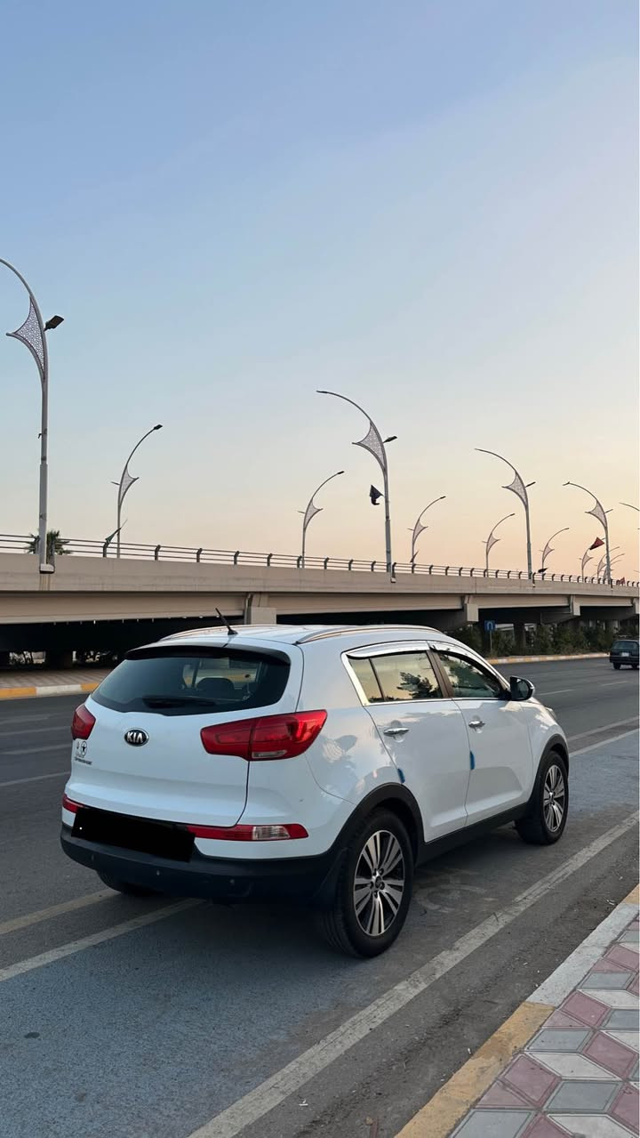 السلام عليكم 
(Kia sportage)  كيا سبورتج للبيع
خليجي 2015 
السيارة بدون صبغ والسونار مرفق بالصور 
السيارة ماشية 122.000 كم 
نص مواصفات 
رقم سليمانية دولي 
السنوية لغاية 2031 شرط التحويل 
بطاقة بانزين 
مكان السيارة كركوك 
السعر بالخاص 
*********** كركوك, العراق
