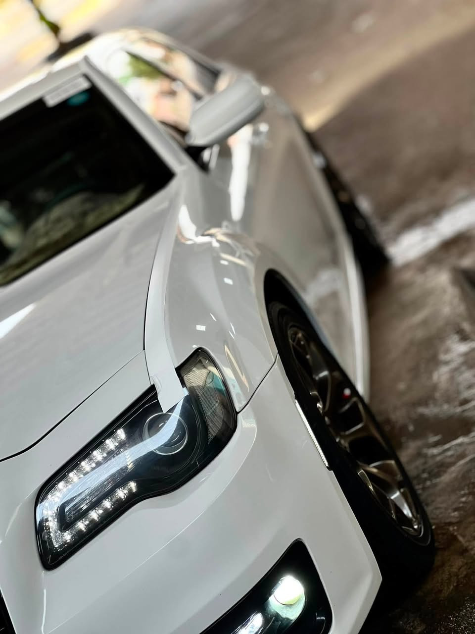 ‎كرايسلر S300
‎موديل -2018 Ⓜ️
‎فئــة - S-Goold آس گولد🥇
‎#فوول مواصفات 
‎خليجي مكفوله -عدى ملاحضة بسيطه كلش 🅿️
‎السياره على وضع شركه🏢 
ماشيه 122.000km  
📱 ***********
  واتساب - اتصال ☎️
