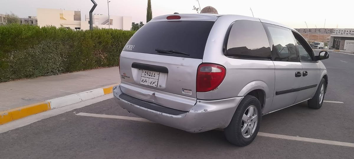دوج جراند كرفان
٧ راكب
تبريد قطعة واحد
جامات كهرب 
سمكات كهرب 
٢٠٠٧ موديل
٣٣٠٠ مكينة ٦ سلندر
منضومة غاز ٨٠ لتر 
رقم دهوك 
شرط تحويل 
صبغ ٢قطعة 
كشنات دفن
كير اوتو
مكينة شرط الفحص 
مرايات كهرب
شاشة وكامرة خلفي
مرايات هيتر 
٦٠ سعر
موقع سيارة موصل
سيارة حلو نضيفة مال بيت 
*********** موصل, نينوى
