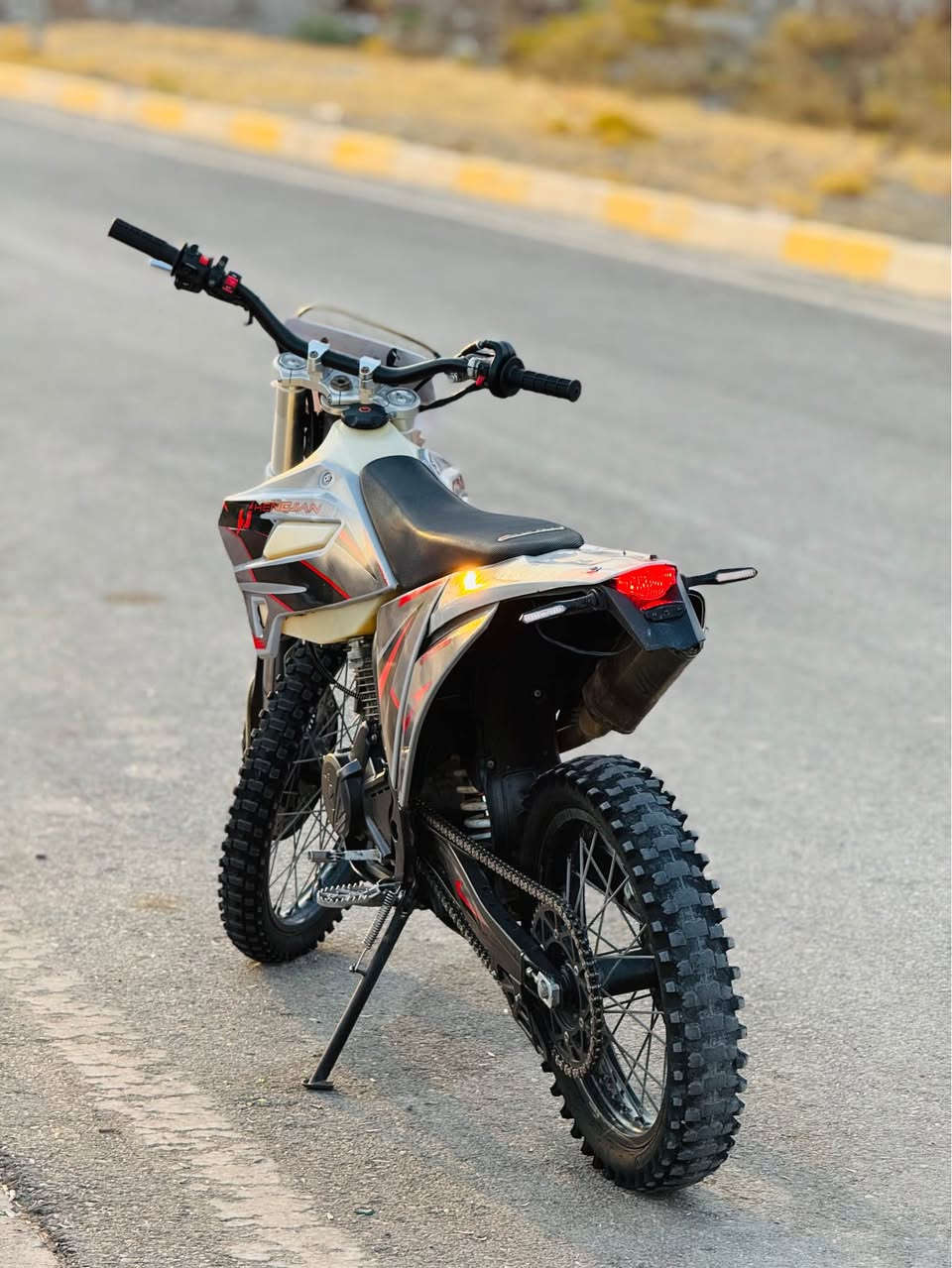 هینجانی s1 بۆفرۆشتن مه‌كینه‌ 250 ی 4 وه‌لف مۆدێلی 2024 بێعه‌یبو عاره‌ به‌شرتی هه‌مو شتێك سێعری 10 گه‌ڵاو مه‌جالێكی كه‌م شوێن قه‌ڵادزێ
*********** بشدار, السليمانية
