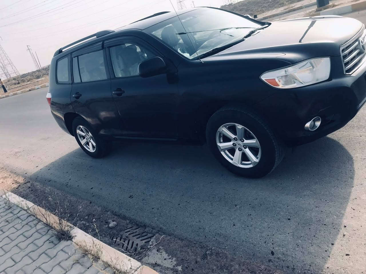 #للبيع_مستعجل_بسعر_مناسب_جداً_جداً
تم تخفيض السعر 💲 150 💲  وبيها مجال للطيبين
تويوتا  هايلندر 2010 وارد امريكي 🅿️
#كلين_ليبل_واحد 1️⃣
سالمه من الحادث والغرق ✅
اللون اسود◾️
رقم صلاح الدين / مميز ( 582 ) سنويه لل2029 
سياره بأسمي شرط الغرامات والتحويل 
گير ومحرك 3500 / 6سلندر  شرط
السياره 7 راكب
كلين طابه للعراق والسونارات مرفقه بالمنشور 
بيها فقط #شخوط ✅
تدفئه ♨️ وتبريد 🧊  ثلج ✅
صدر امامي وخلفي 4️⃣ كله جديد 🆕
 تايرات 4️⃣ جديده شرط 🆕
مكان السياره ( صلاح الدين / بيجي )
للاستفسار السعر من خلال الاتصال او واتساب 
***********
***********
