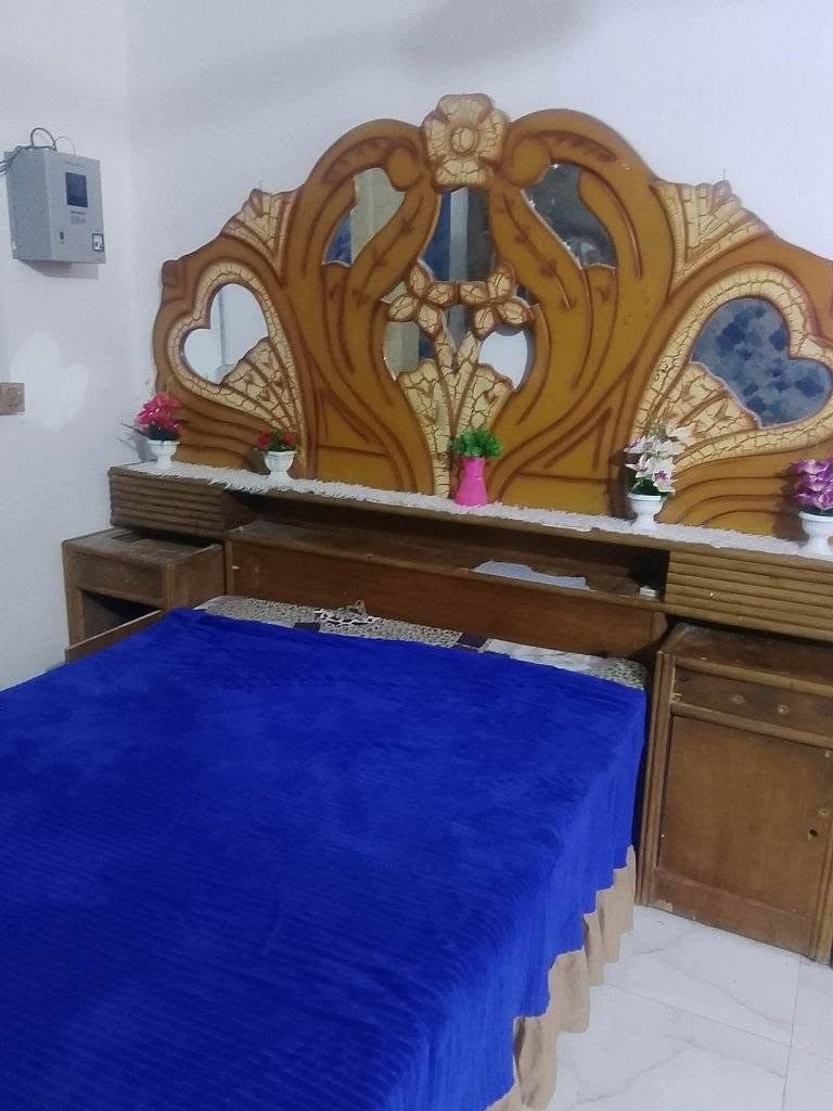 250 الف 
عنوان شطره خفاجه
‏ تابع قناتي تلكرام اول باول النشر 👇👇
https://t.me/furnitureThi

