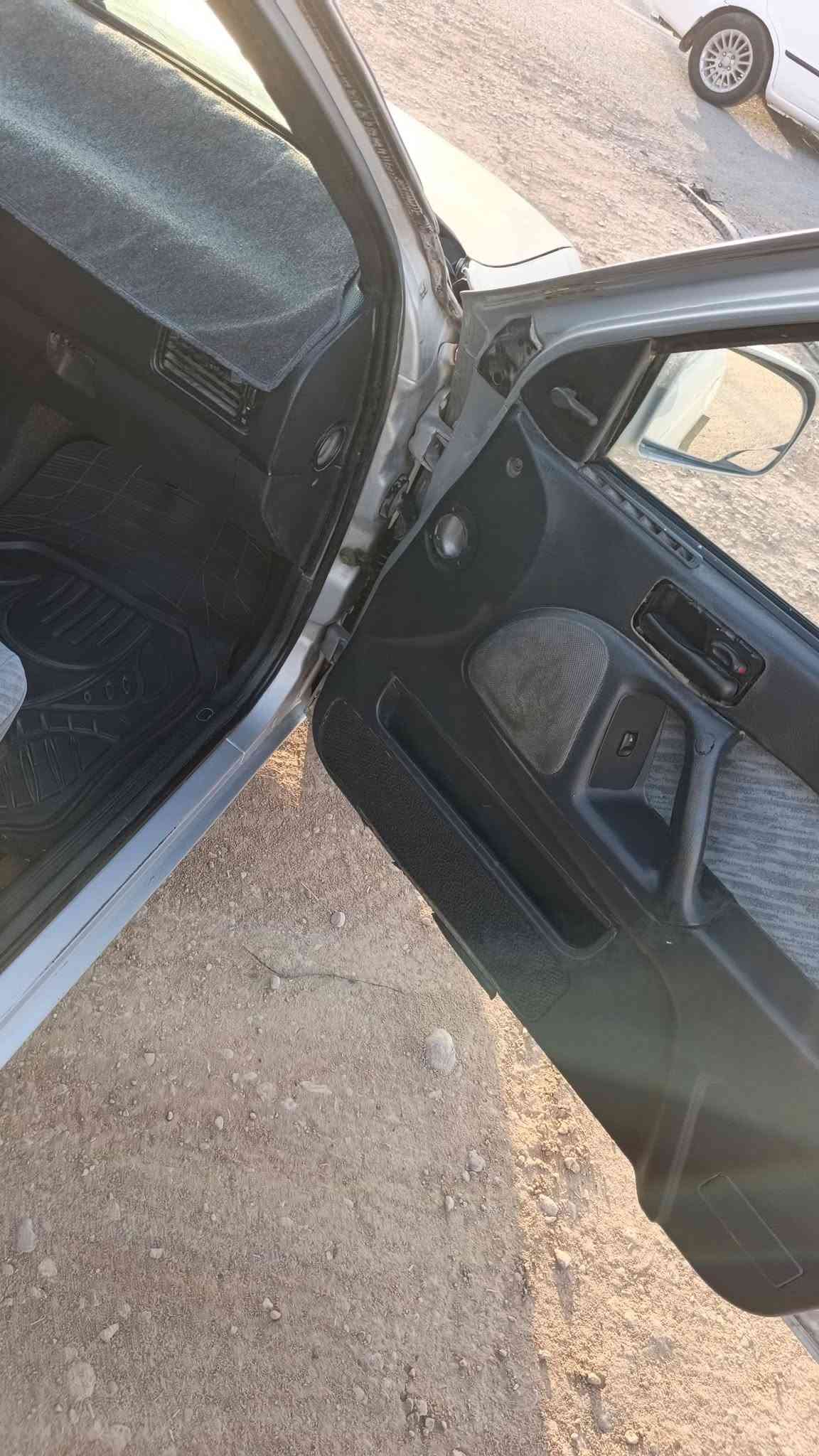 النترا موديل 93 سنويه لغايه 2031
رقم ديالى انكليزي 
محرك وكير خير من الله 
تبريد منضومه كامله نقص غاز فقط 
كهربائيات كلها شغاله اناره صندوق داخل كلها بلاديه مال شركه
فرممات بلاديه 
ويل عادي حجم 13مال الشركه 
سياره بلاديه ما مصبوغه تجي وتشوف بعينك كلها بلاديه مال جناي 
السعر 27 وبيها مجال 
المكان ديالى 
***********
***********
مكلف بالنشر
