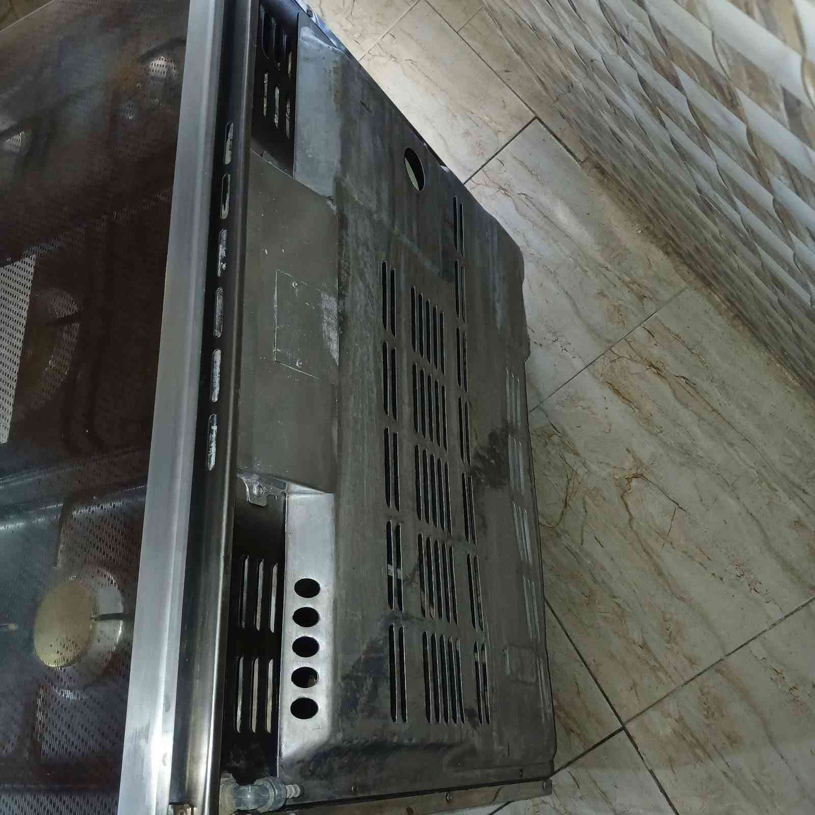 طباخ نوعيته كريازي مصري شكل حديث جوكر ٥عيون استيل اخو جديد شرط أو شغال على فحص للبيع عنوان نجف حي نداء
