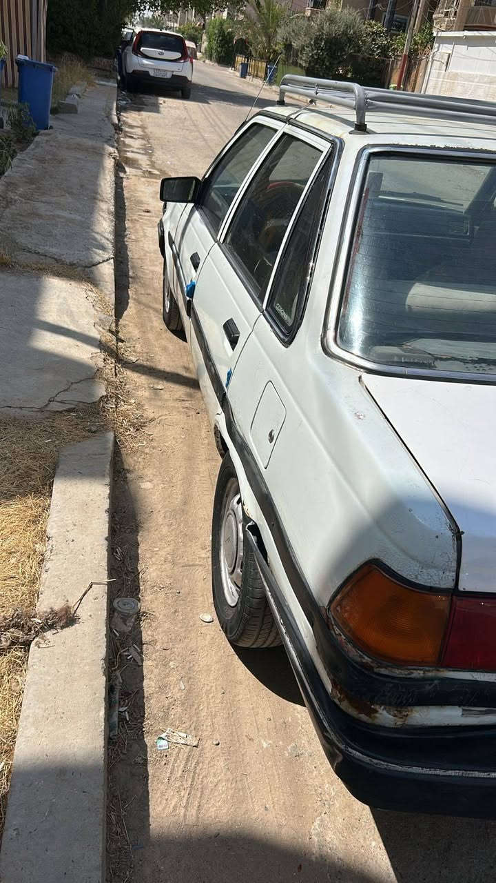 السلام عليكم
موديل 1985 رقم جديد بغداد سنويه وهزه جديده تبريد شغال باسمي سنويه لحد 2029 محرك وكير وصدر جديد السياره عوزه سمكره وصبغ فقط السعر 28  مكاني بغداد
***********

