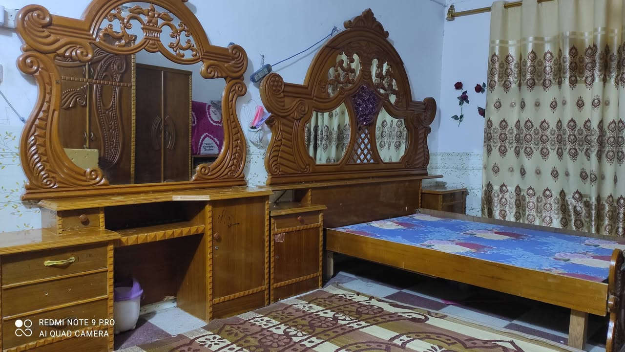 السلام عليكم   غرفه كامله 7 قطع مستعمله ونضيفه مكان كربلاء  سعره 650 وبيه مجال /متواجد بلخاص او تصال ب ر ق ن /‏‪***********‬‏

نص مكتوب في الصور:
- REDMI NOTE 9 PRO AI QUAD CAMERA