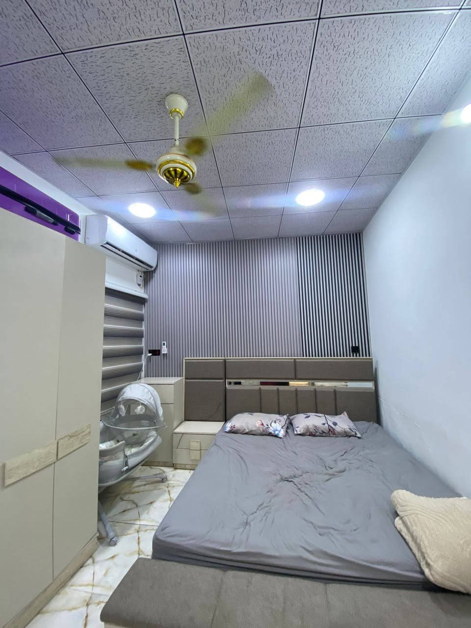 بيت طابو صرف 125 خلف مدرسة الجوهره حط المطاط السعر  80
بيه غرفتين وصاله وصحيات داخليه وخارجيه
***********
