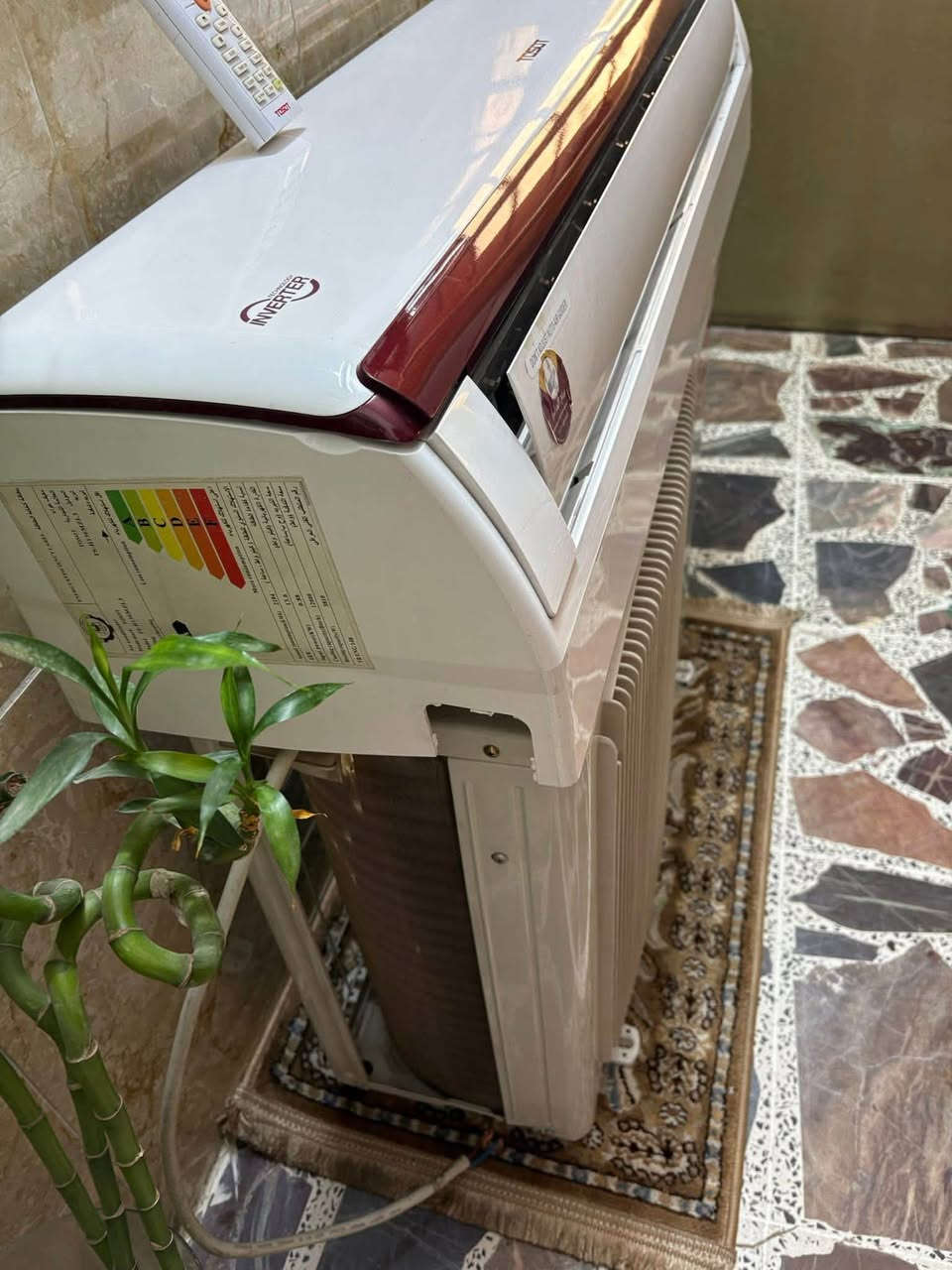 سلام عليكم
سبلت توسوت واحد ونص طن انفرتر
اقتصادي يشتغل على المولده
حاربار بلادي ممصلح غازه بي مقفول
حجم  BTU-18.000
كامل بدون نقص والبواري
ظمان 15 يوم
السعر  ٥٢٥ الف
بغداد حي الجامعه
***********
