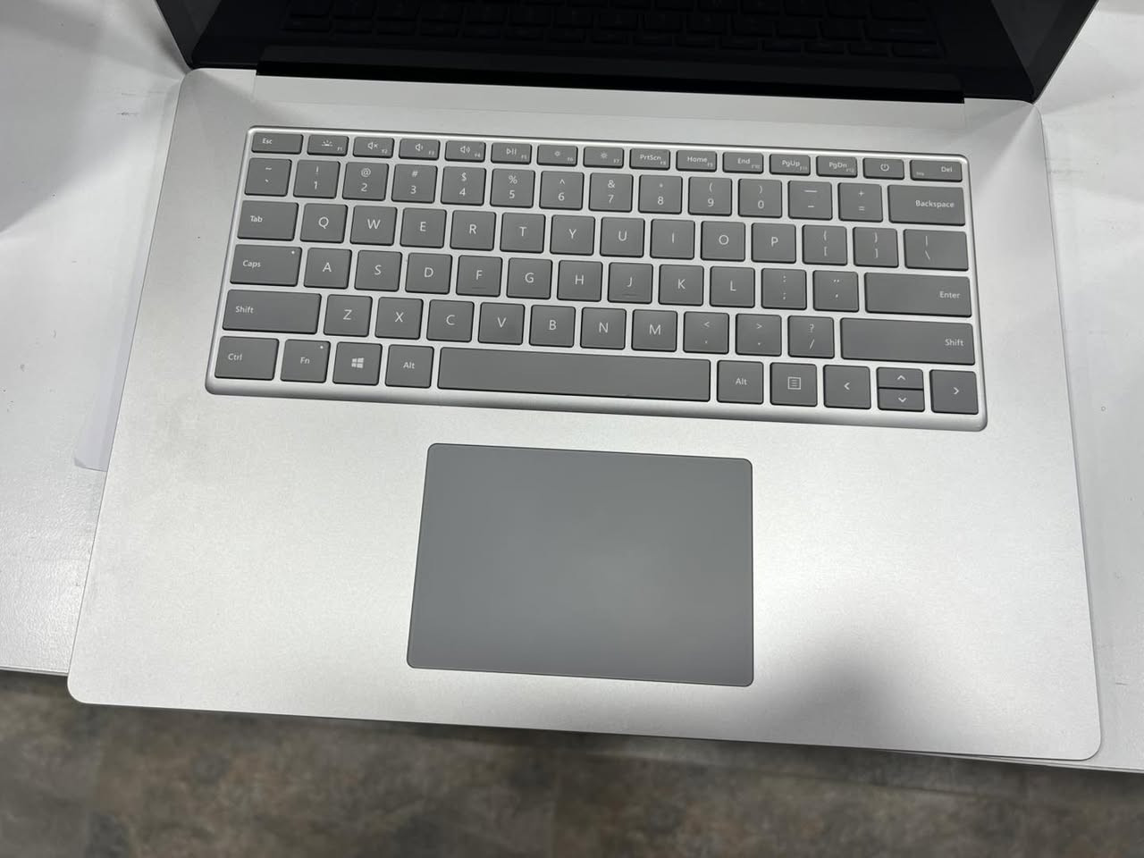 سرفيس لابتوب 4 • i7 جيل 11 • رام 16GB